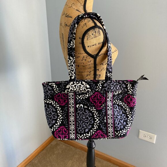 Vera Bradley NWOT Shoulder Bag Holiday Tote in Canterberry Magenta - Picture 8 of 16